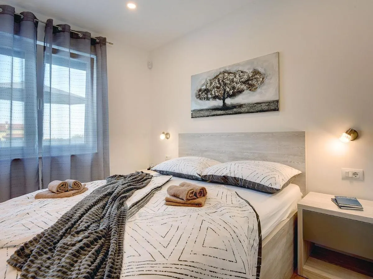 Comfortable Villa In Kanfanar With Swimming Pool